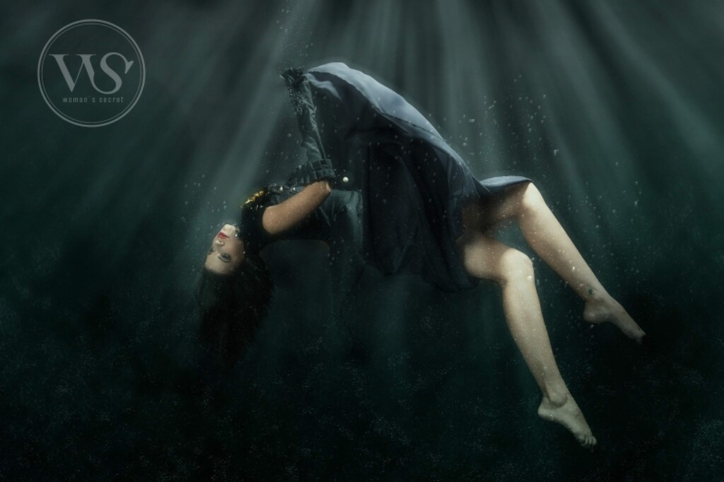 Εντυπωσιάζουν οι υποβρύχιες λήψεις της Τζένης Καζάκου (photos)