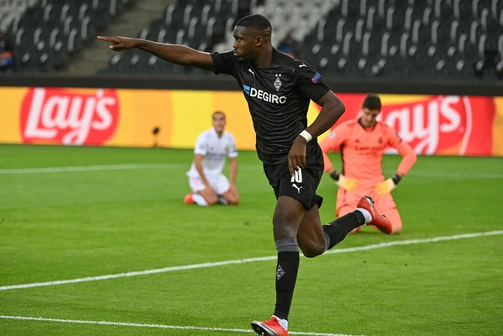 Γκλάντμπαχ-Ρεάλ 2-2: «Ζωντανή» με γκολ στο 87’ και το 93’ η «βασίλισσα» (videos+photos)