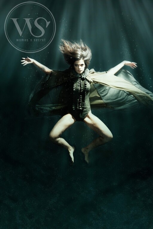 Εντυπωσιάζουν οι υποβρύχιες λήψεις της Τζένης Καζάκου (photos)