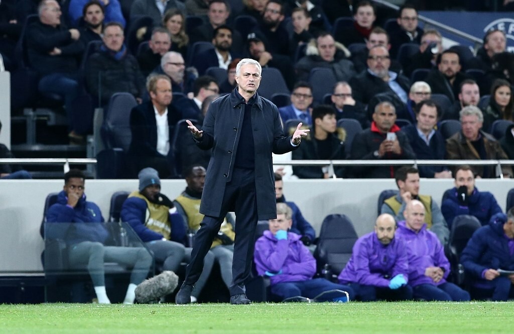 Τότεναμ: Ο Μουρίνιο έβγαλε στη… σέντρα τους παίκτες του (photos)