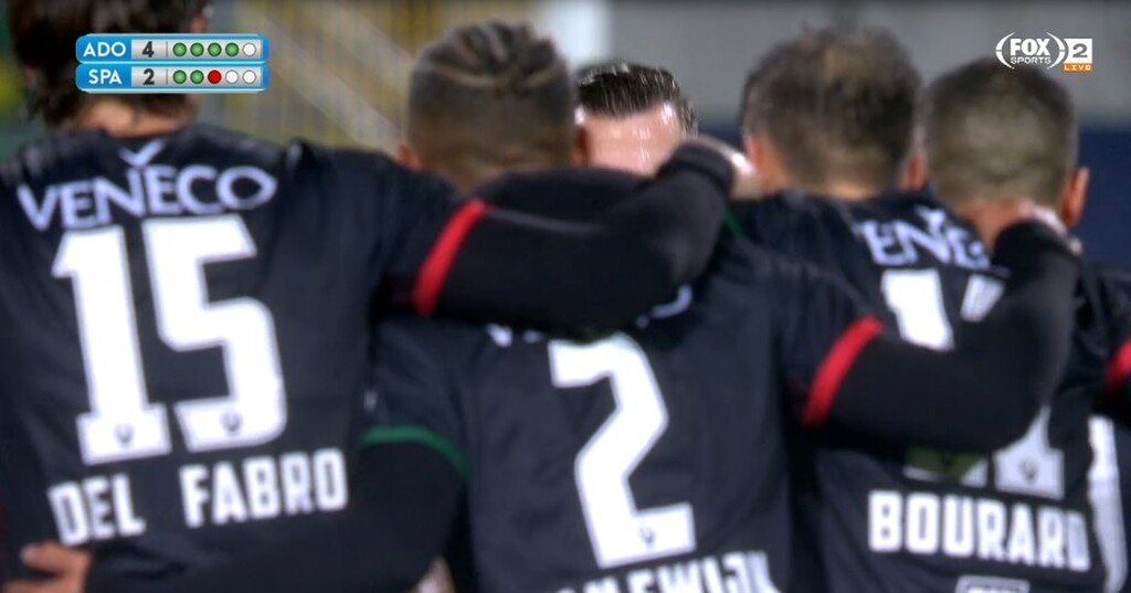 Ολλανδία: «Ήρωας» τερματοφύλακας σκόραρε σε κόρνερ στο 94’ κι έδωσε την πρόκριση στα πέναλτι (video)