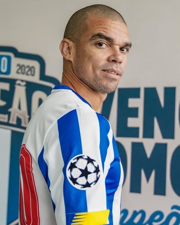 «Κατοστάρησε» με Ολυμπιακό ο Πέπε! (Photos)