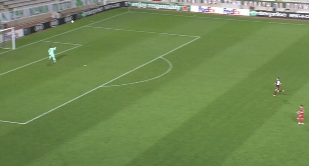 Europa League: Το γκολ της χρονιάς - Το «κάρφωσε» με φάουλ πίσω από τη σέντρα! (video)