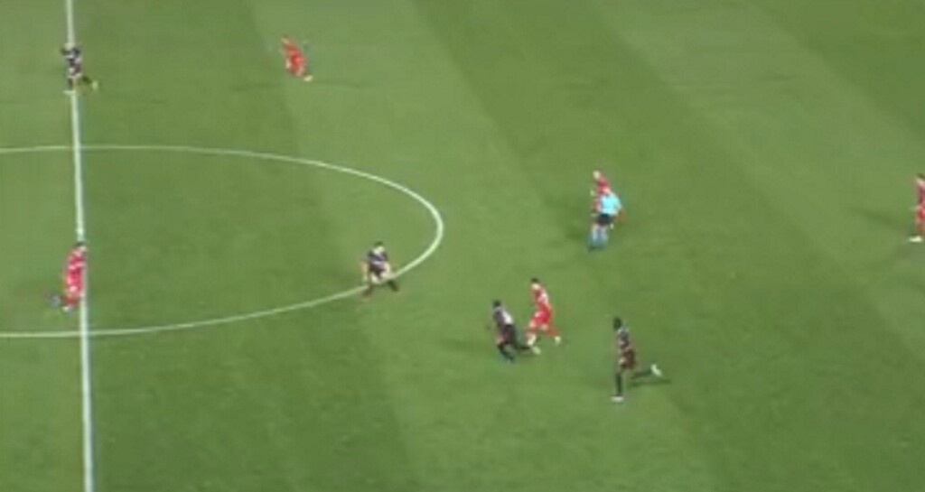 Europa League: Το γκολ της χρονιάς - Το «κάρφωσε» με φάουλ πίσω από τη σέντρα! (video)