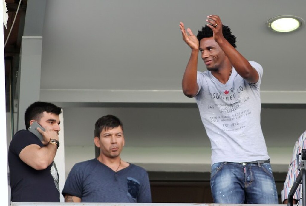 Λίνο: «Σου αξίζει Πάμπλο»! (Photos)