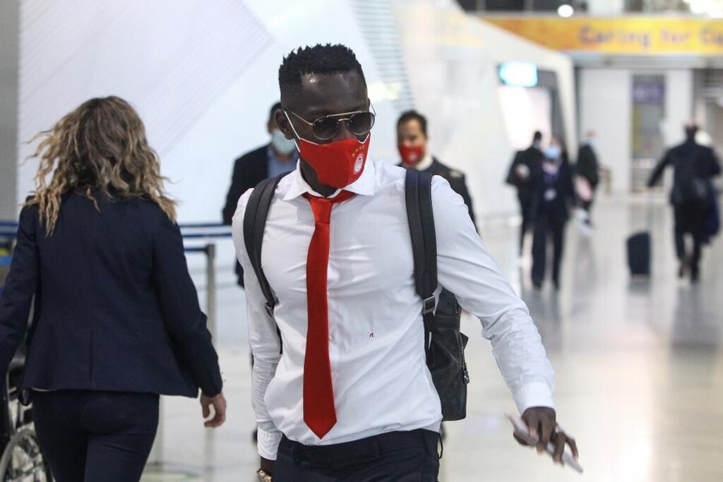 Μάντσεστερ Σίτι-Ολυμπιακός: Αναχώρησαν για Αγγλία οι «ερυθρόλευκοι»