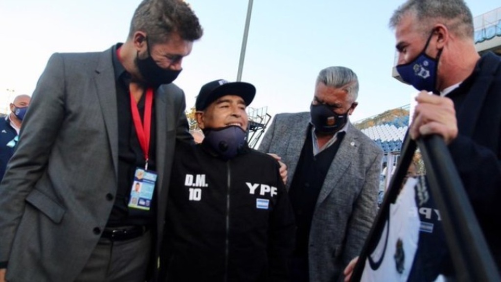 Θέλει εξιτήριο από το νοσοκομείο ο Μαραντόνα! (video+photos)