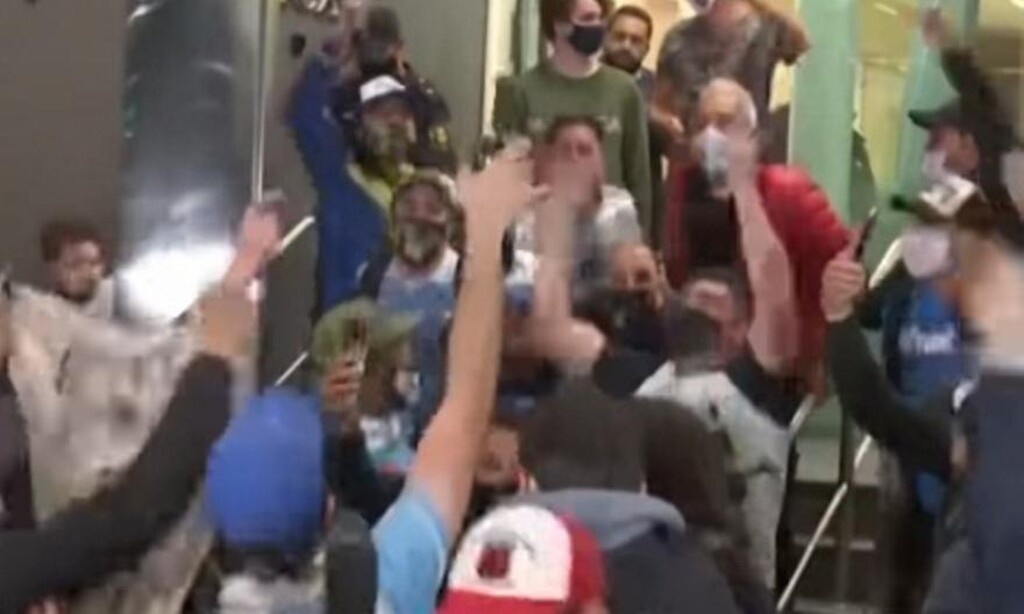 O Mαραντόνα «σκόραρε» στο χειρουργείο και οι οπαδοί «τρελάθηκαν»! (video+photos)