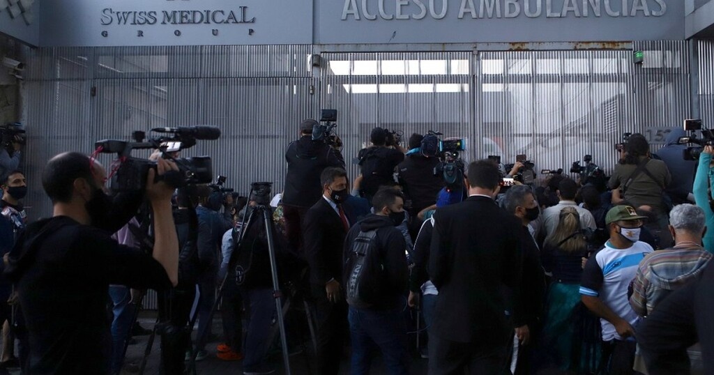 O Mαραντόνα «σκόραρε» στο χειρουργείο και οι οπαδοί «τρελάθηκαν»! (video+photos)