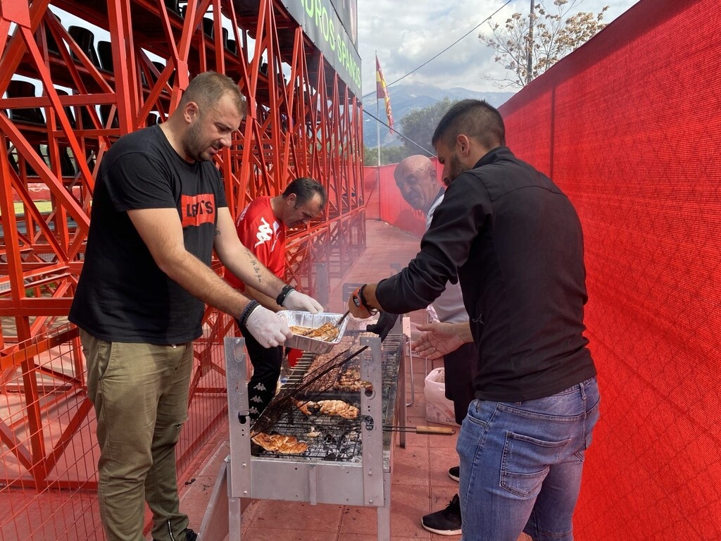 Μπάρμπεκιου στην Παναχαϊκή (photos)