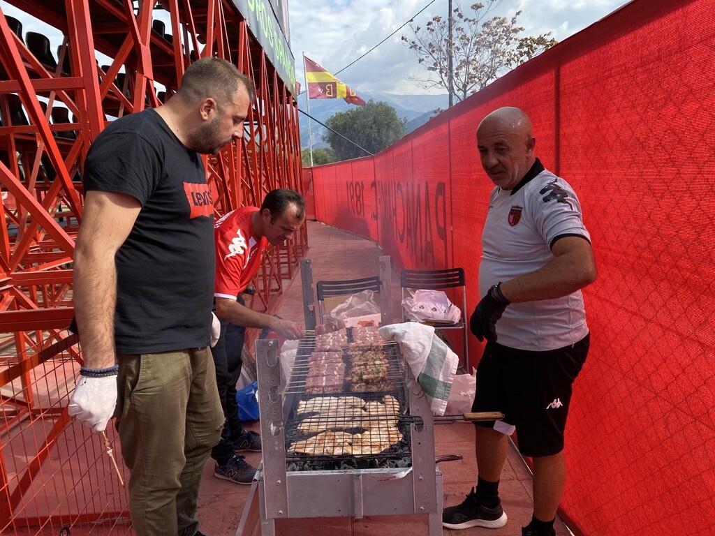 Μπάρμπεκιου στην Παναχαϊκή (photos)