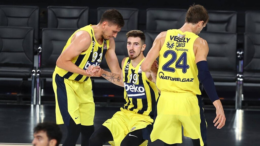 Φενέρμπαχτσε: Σοκ με Ντε Κολό