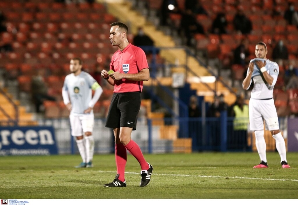 Απόλλων Σμύρνης-ΠΑΟΚ: Η στιγμή που το VAR ακύρωσε το ασπρόμαυρο πέναλτι (video)