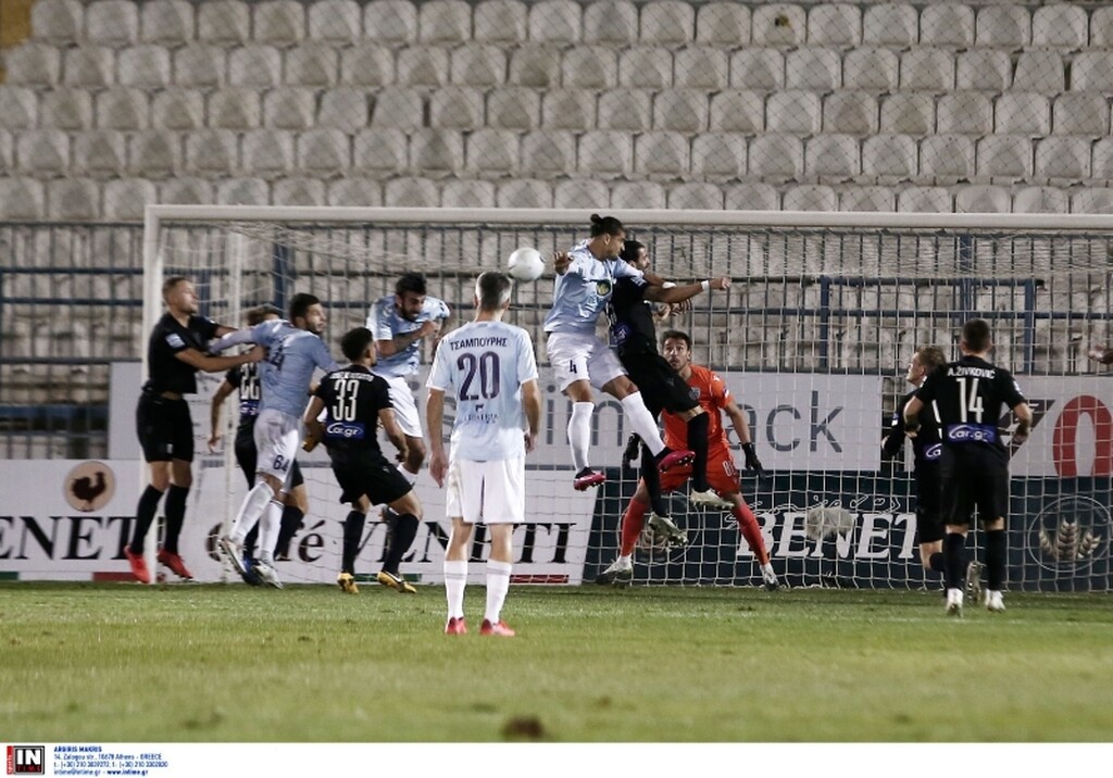 Απόλλων Σμύρνης-ΠΑΟΚ: Η στιγμή που το VAR ακύρωσε το ασπρόμαυρο πέναλτι (video)