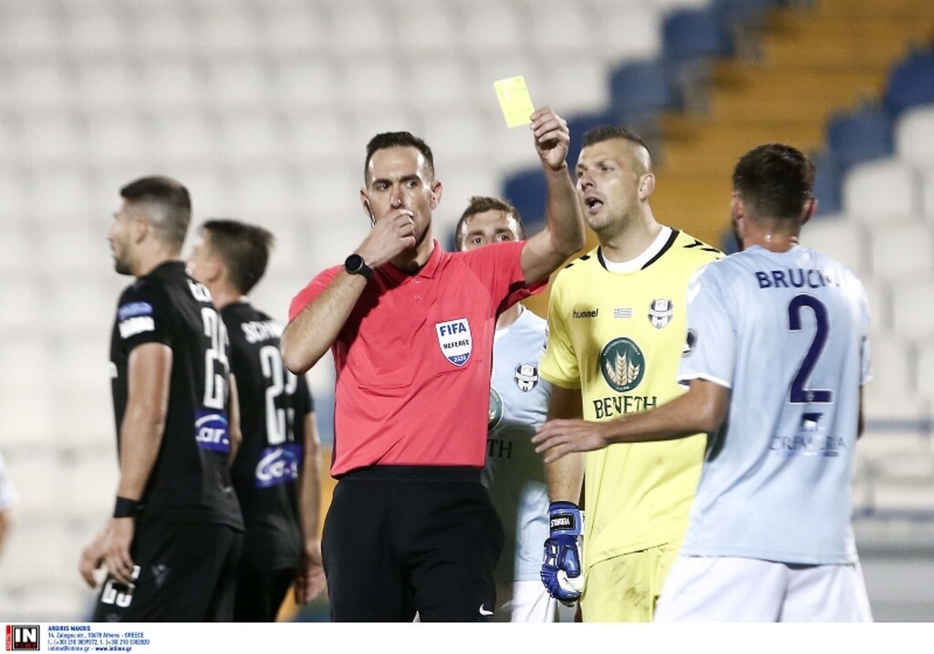 Έξαλλος ο Παράσχος