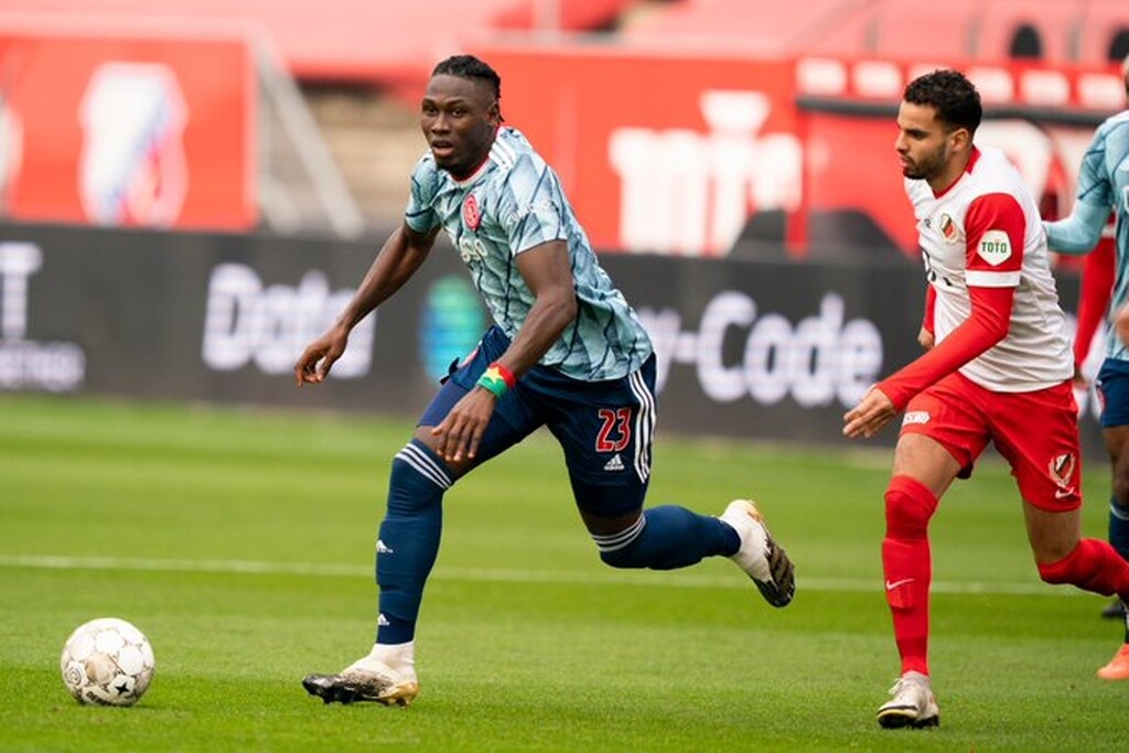 Φωτιές στο β’ πετούσε ο Άγιαξ και κατοικεί στο ρετιρέ (photos)