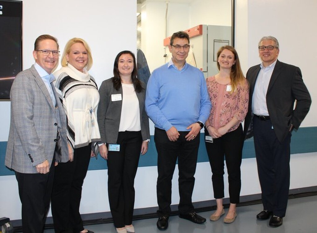 Εμβόλιο κορονοϊού: Φίλαθλος ελληνικής ομάδας ο CEO της Pfizer - Η αποκάλυψη στο Twitter (photos)