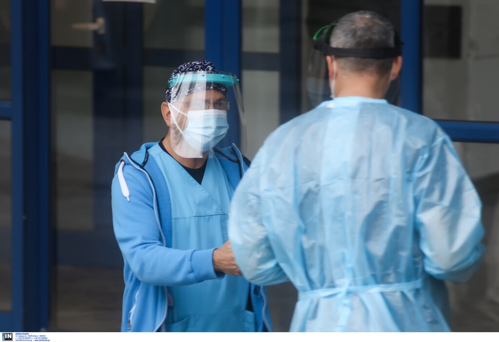 Κρούσματα σήμερα: Τριπλό ρεκόρ με 3.316 νέα, 50 νεκρούς και 310 διασωληνωμένους την Πέμπτη 12/11