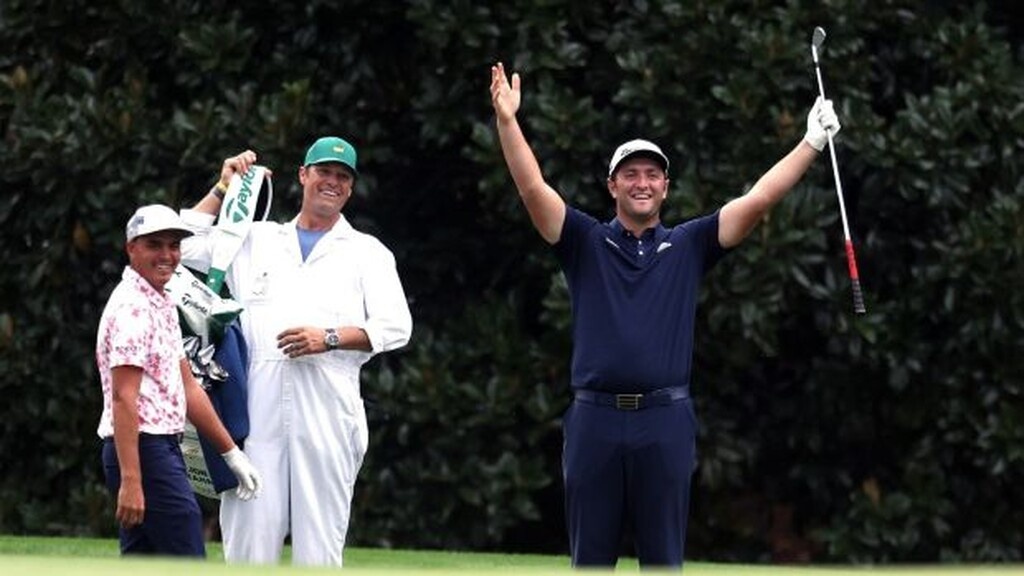 Γκολφ: Το καλύτερο χτύπημα όλων των εποχών - Στην τρύπα σαν... βότσαλο μέσα από τη λίμνη (video)