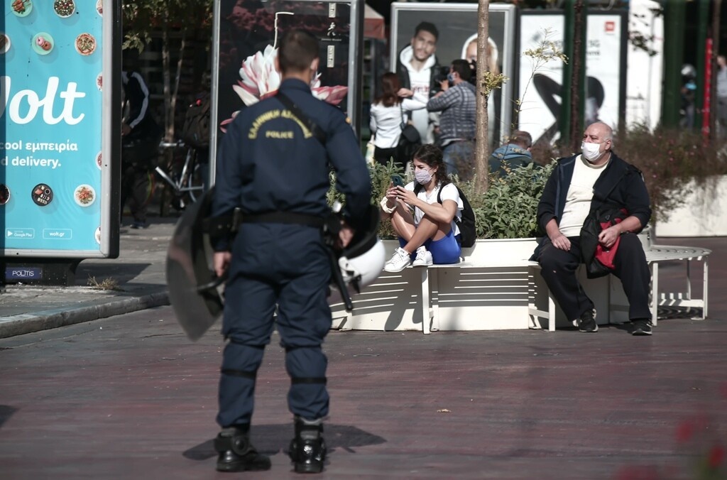 Κρούσματα σήμερα: Σοκ με 2.835 νέα, 366 διασωληνωμένους και 38 νεκρούς