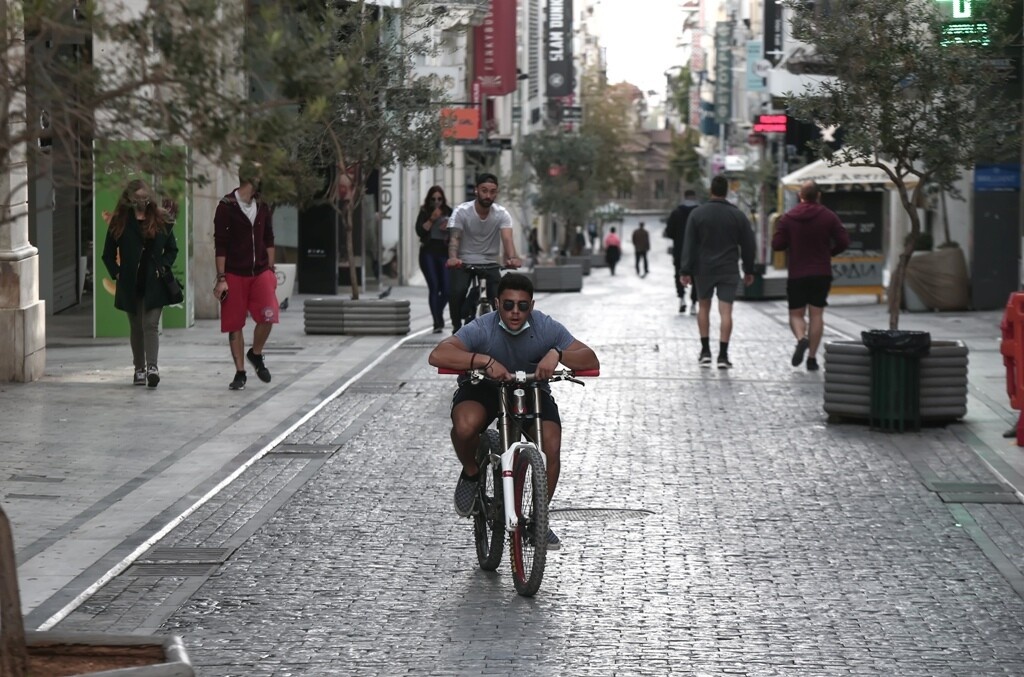 Κρούσματα σήμερα: Σοκ με 2.835 νέα, 366 διασωληνωμένους και 38 νεκρούς