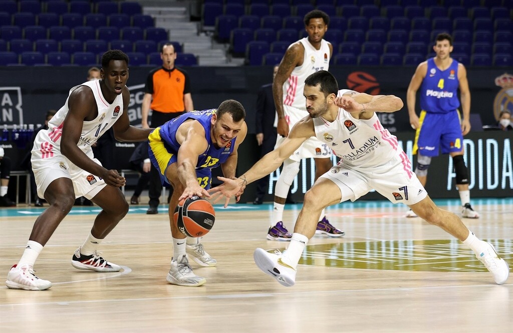 Ρεάλ Μαδρίτης – Μακάμπι 79-63: Εύκολη δουλειά με Ντεκ!