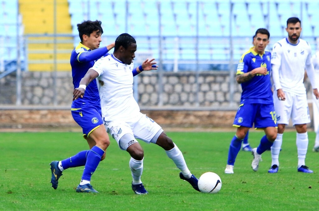 Λαμία - Αστέρας Τρίπολης: Η διαμαρτυρία πριν την σέντρα (photos+video)