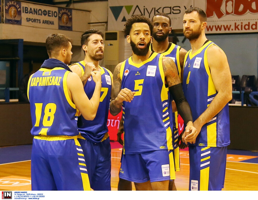 Ηρακλής - Περιστέρι: Η φωτογραφία που δικαιώνει τους διαιτητές (photos)