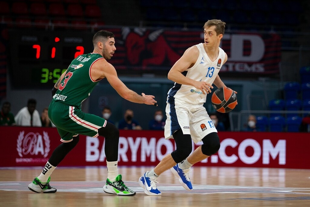 Μπασκόνια-Ζενίτ Αγ. Πετρούπολης 70-77: «Διπλό» με Πονίτκα και Γκουντάϊτις!