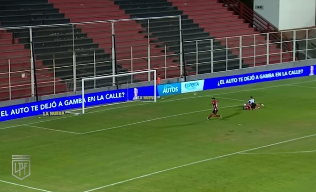 Σε κενή εστία, χωρίς τερματοφύλακα:  Η χαμένη ευκαιρία της χρονιάς! (video+photos)