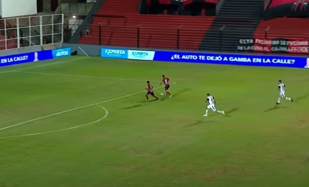 Σε κενή εστία, χωρίς τερματοφύλακα:  Η χαμένη ευκαιρία της χρονιάς! (video+photos)