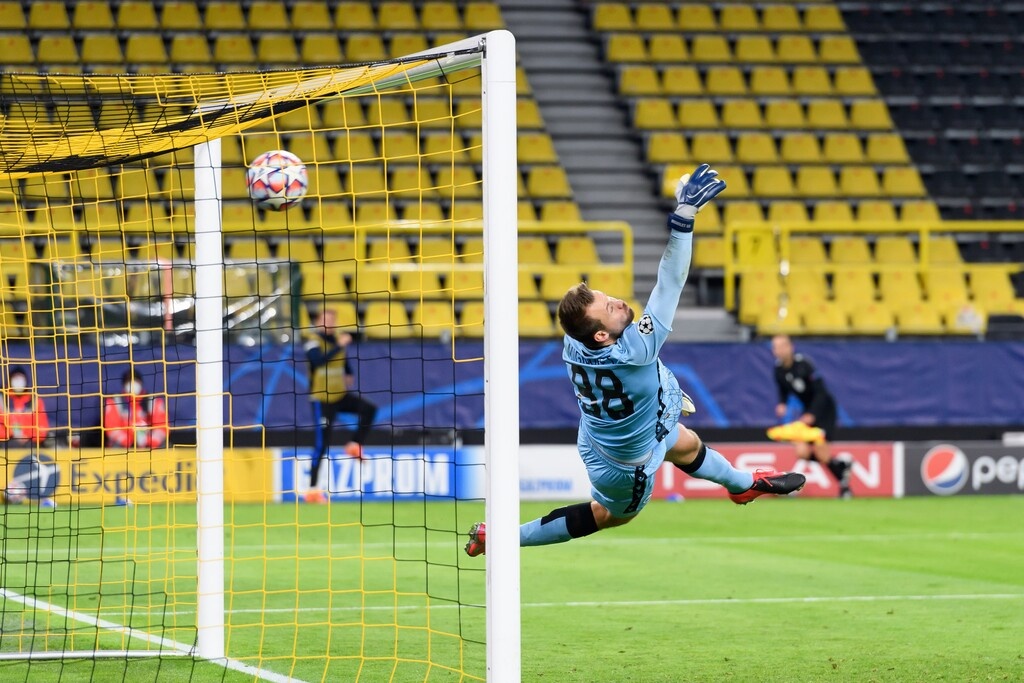 Champions League: Οι Χάαλαντ, Ιμόμπιλε οδηγούν Ντόρτμουντ και Λάτσιο στους «16» (videos)