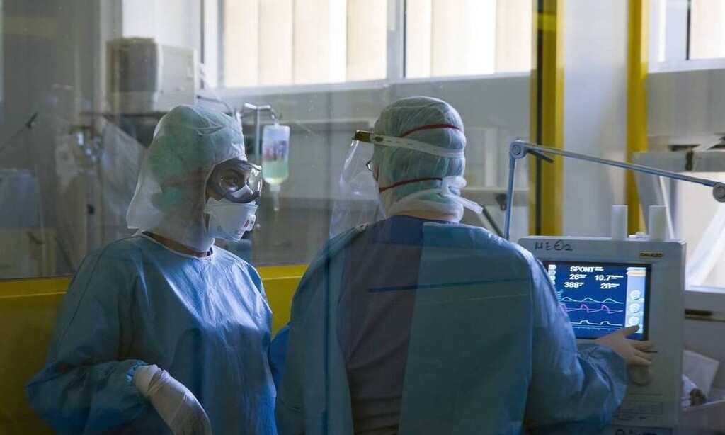 Κρούσματα σήμερα: Νέο αρνητικό ρεκόρ με 562 διασωληνωμένους, 101 θανάτους και 2.135 νέες μολύνσεις