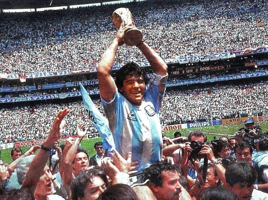 Ντιέγκο Μαραντόνα: Το ανατριχιαστικό μήνυμα του Λιονέλ Μέσι (photos)