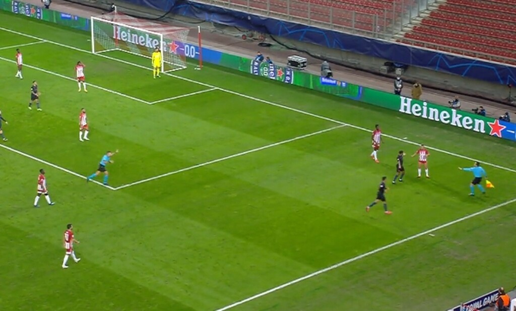 Ολυμπιακός - Μάντσεστερ Σίτι: Ένταση με Ραφίνια-Στέρλινγκ