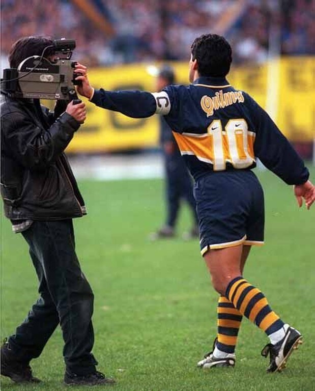 Ντιέγκο Μαραντόνα: Συγκλόνισε η αγαπημένη του Μπόκα Τζούνιορς (photos)