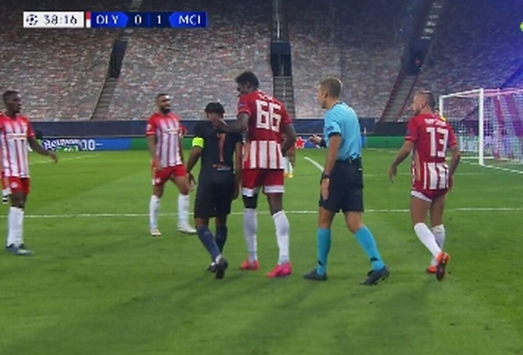 Ολυμπιακός - Μάντσεστερ Σίτι: Ένταση με Ραφίνια-Στέρλινγκ