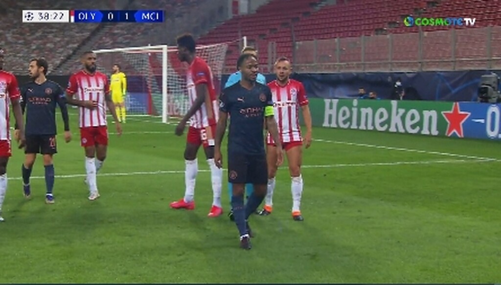 Ολυμπιακός - Μάντσεστερ Σίτι: Ένταση με Ραφίνια-Στέρλινγκ