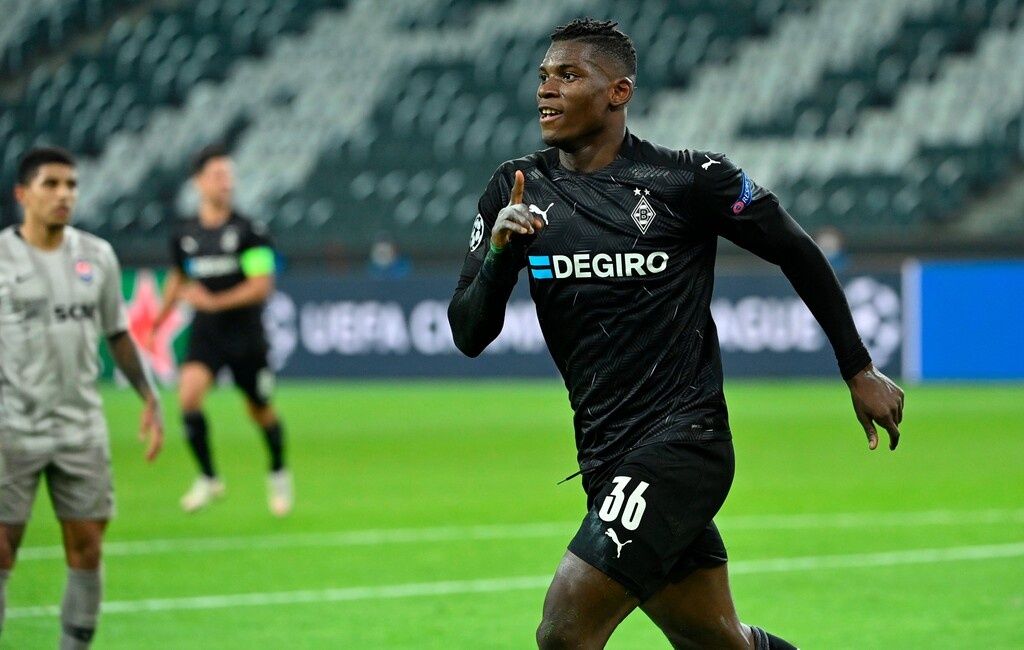 Champions League: Η Γκλάντμπαχ διέλυσε ξανά τη Σαχτάρ, γκολάρα ο Εμπολό! (video+photos)