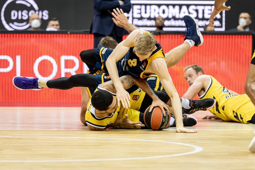 Άλμπα - Χίμκι 100-80: Την χτύπησε στην άμυνα (photos)