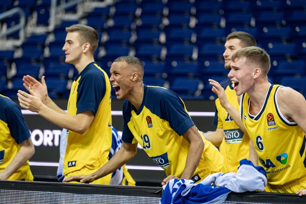 Άλμπα - Χίμκι 100-80: Την χτύπησε στην άμυνα (photos)