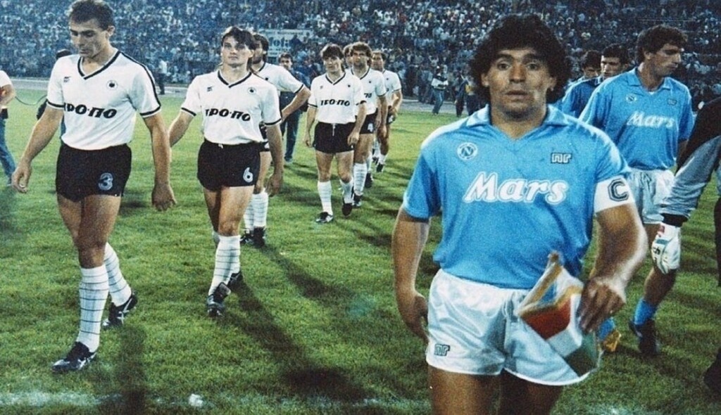 Ντιέγκο Μαραντόνα: Έγινε γκράφιτι στην Τούμπα! (photos+video)