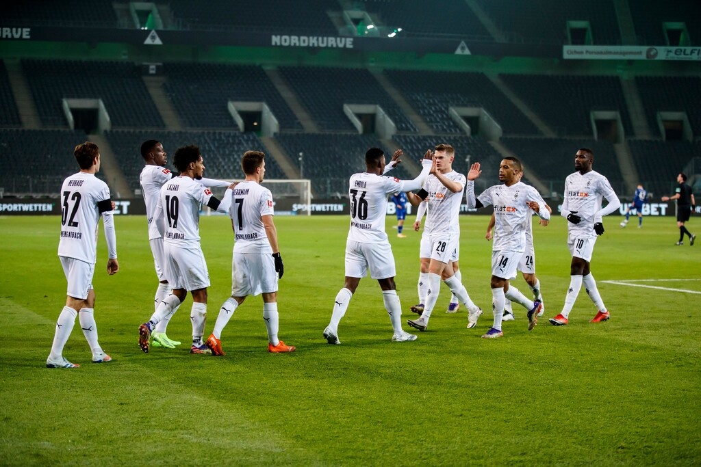 Bundesliga: Σίφουνας η Γκλάντμπαχ σκόρπισε τη Σάλκε με τεσσάρα! (video+photos)