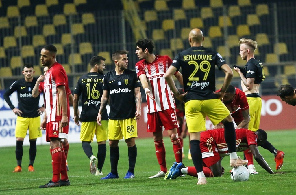 Άρης - Ολυμπιακός: Έτσι πέρασαν από το «Κλ. Βικελίδης» οι «ερυθρόλευκοι» (photos+video)