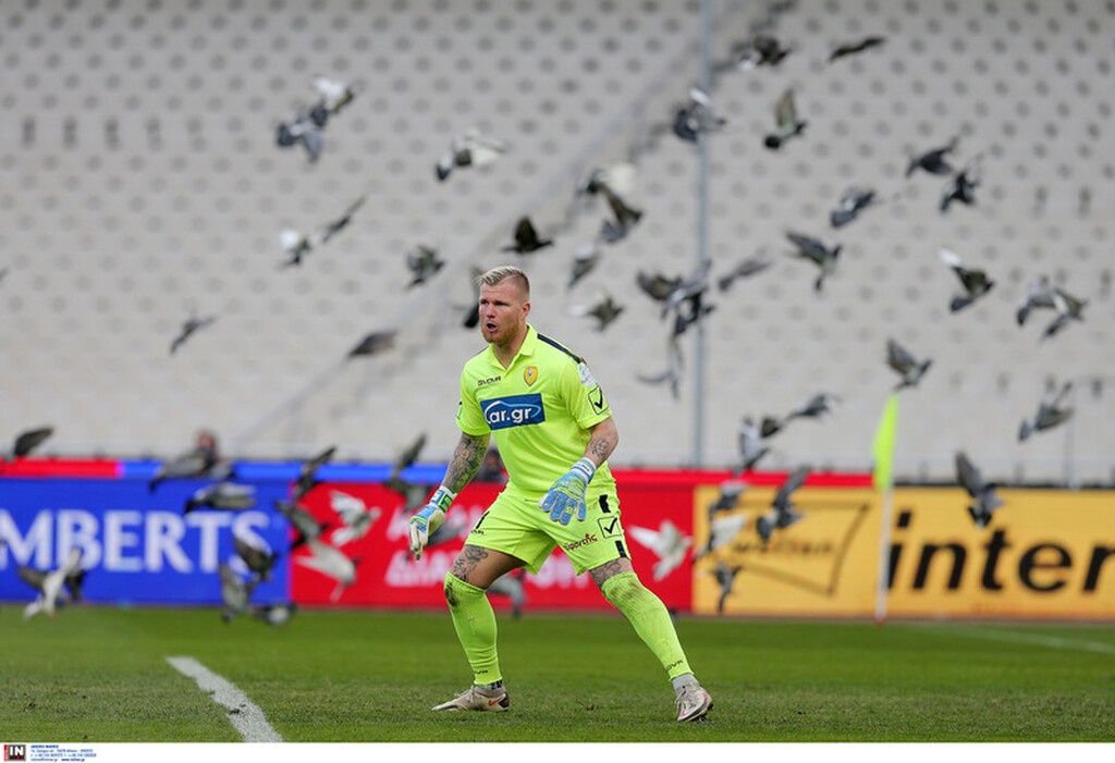 Παναθηναϊκός-Παναιτωλικός: Έστησαν πάρτι στο ΟΑΚΑ τα περιστέρια! (video+photos)