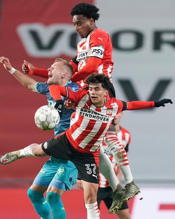 Eredivisie: Νίκη και τρίτη θέση για την Αϊντχόφεν, γκέλα η Φέγενορντ (video+photos)