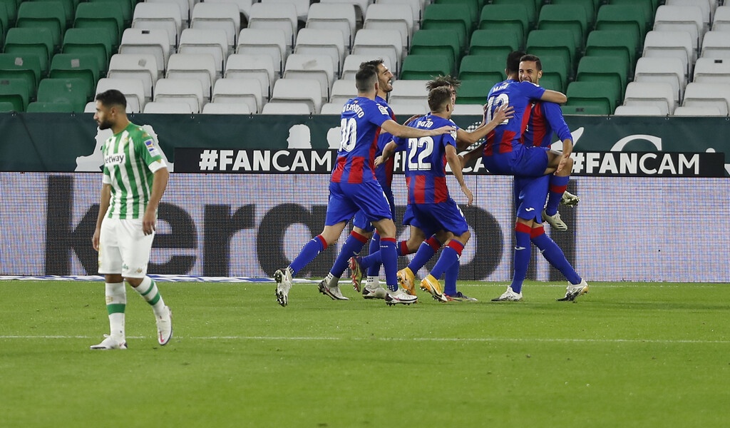 La Liga: Η Εϊμπάρ εκτέλεσε την Μπέτις στη Σεβίλλη! (video+photos)