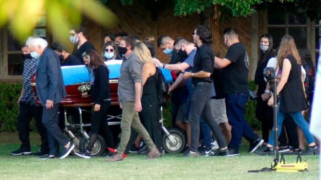 Ντιέγκο Μαραντόνα: «Έπεσε και χτύπησε στο κεφάλι, ακατάλληλο το σπίτι»… (photos)