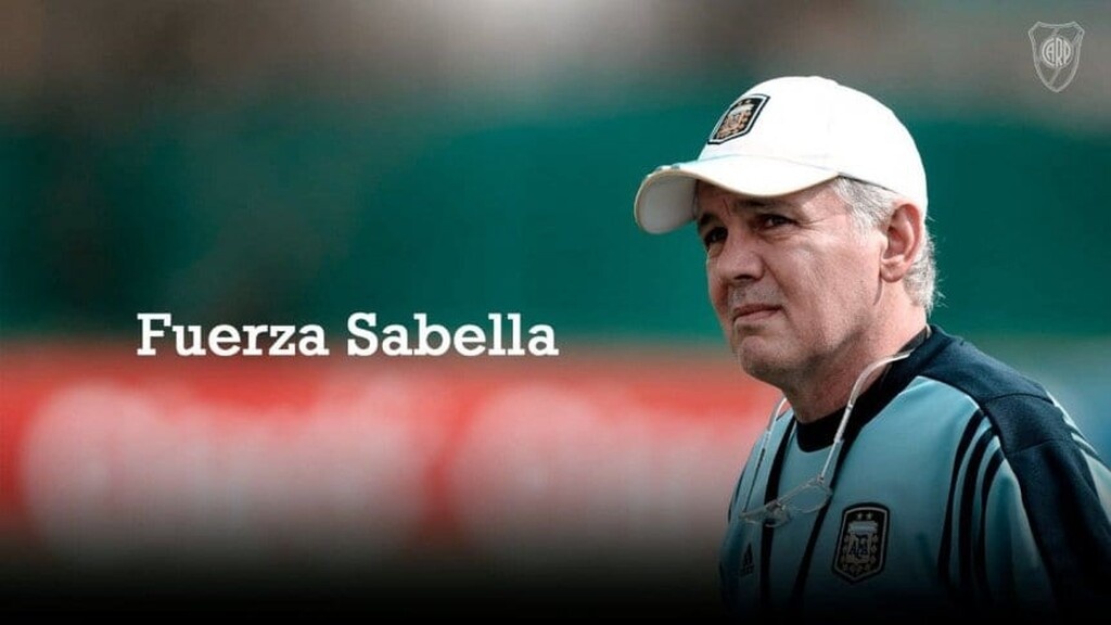 Νέο «χτύπημα» μετά τον Μαραντόνα - Σε ΜΕΘ θρύλος της Ρίβερ και της Εθνικής (photos)