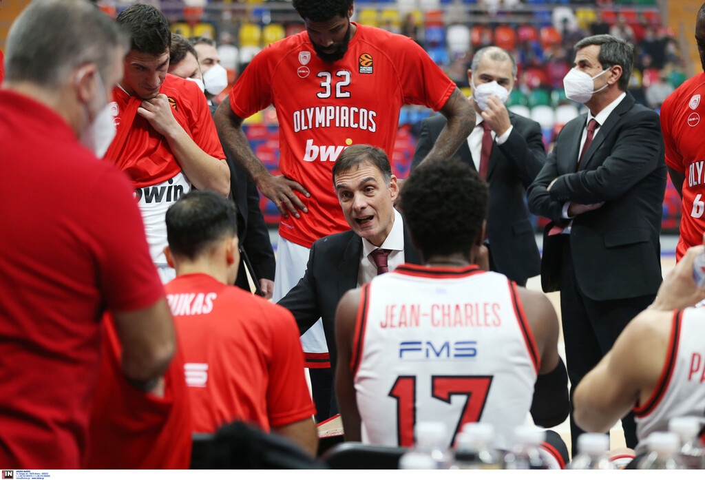 ΤΣΣΚΑ Μόσχας-Ολυμπιακός: Χαμός με Μπαρτζώκα, «άντε γαμ...ου» στους διαιτητές και αποβολή (video)